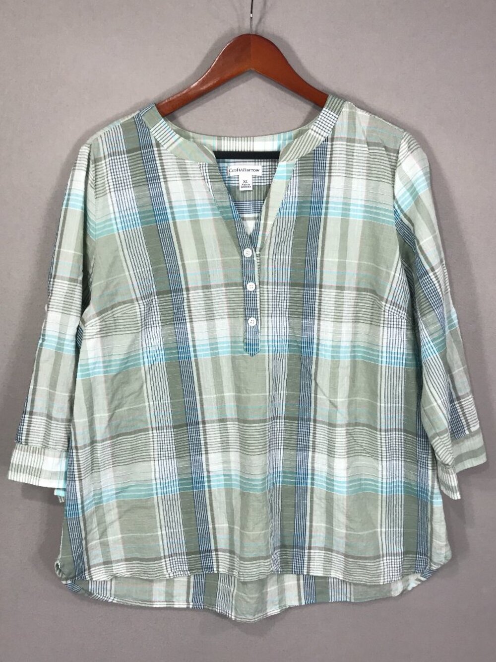 Croft & Barrow Shirt Womens XL Green Plaid Top V-Neck 1/2 Button Roll 3/4 Sleeve